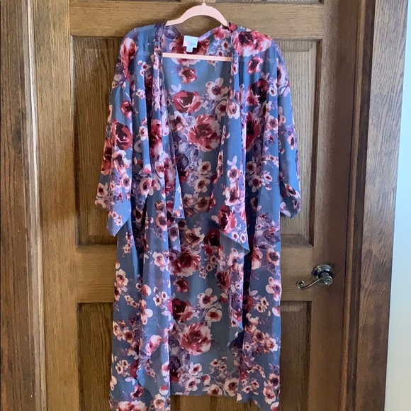 LuLaRoe Tops - Lularoe Shirley Kimono